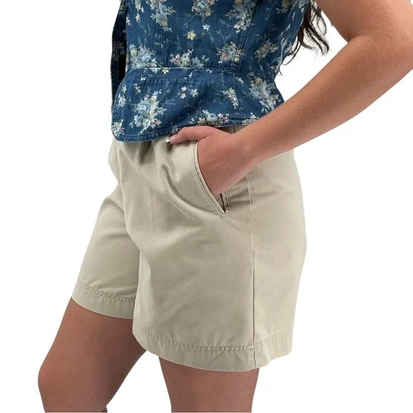 Vintage 90s LizSport High Waisted Mom Shorts Tan Chino Pleated Front | 27" Waist - Picture 3 of 8